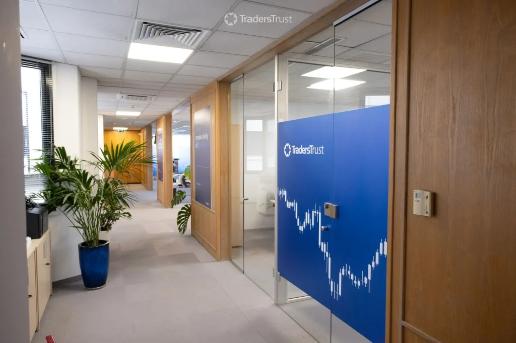 TradersTrustの本社オフィスの社内
